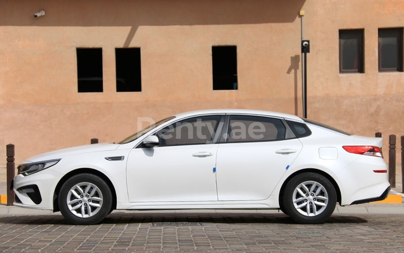 Dubai'de kiralık KIA Optima (Beyaz), 2019