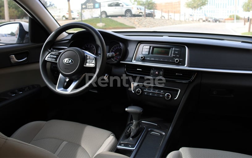 Dubai'de kiralık KIA Optima (Beyaz), 2019