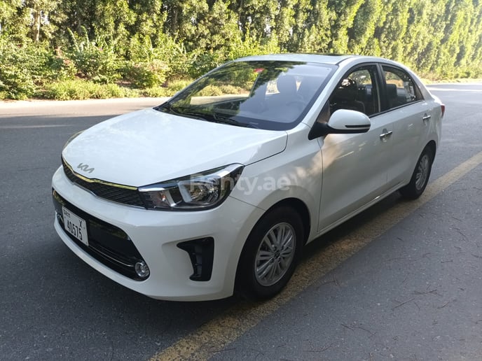 KIA Pegas (Wit), 2022 te huur in Dubai
