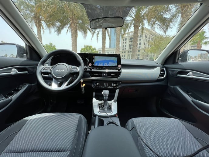 KIA Seltos (Wei&szlig;), 2024  zur Miete in Ras Al Khaimah