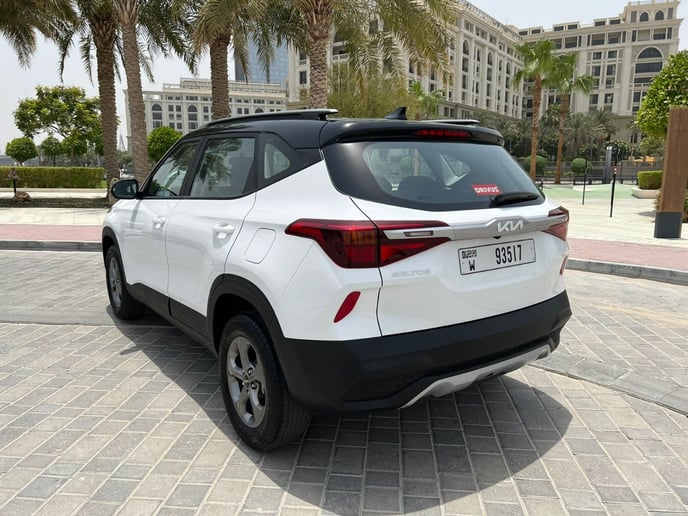 KIA Seltos (Wei&szlig;), 2024  zur Miete in Ras Al Khaimah
