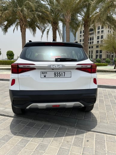 KIA Seltos (Bianca), 2024 in affitto a Sharjah