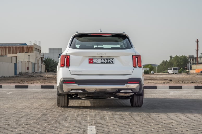 KIA Sorento (Wei&szlig;), 2024  zur Miete in Abu Dhabi