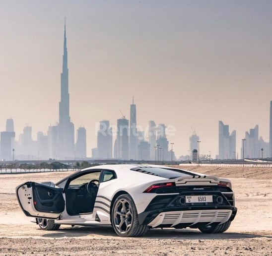 Dubai'de kiralık Lamborghini Evo (Beyaz), 2020