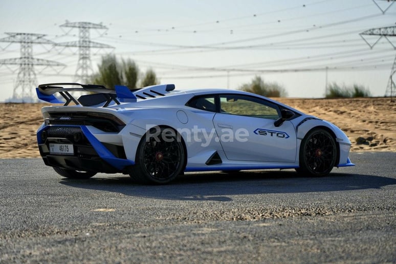 在迪拜 租 兰博基尼Huracan STO (白色), 2022