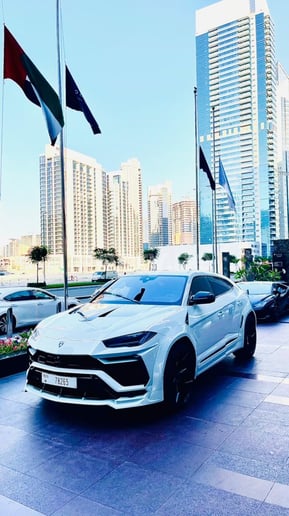 Lamborghini Urus Novitec (Blanco), 2020 para alquiler en Dub&aacute;i