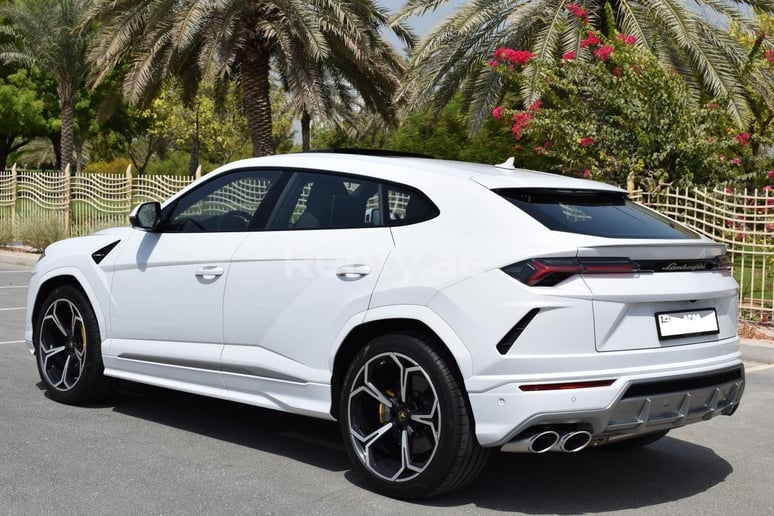 Lamborghini Urus (Белый), 2020 для аренды в Дубай