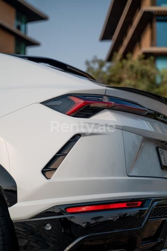 Lamborghini Urus (Wit), 2020 te huur in Dubai