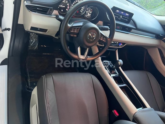 Dubai'de kiralık Mazda 6 (Beyaz), 2023