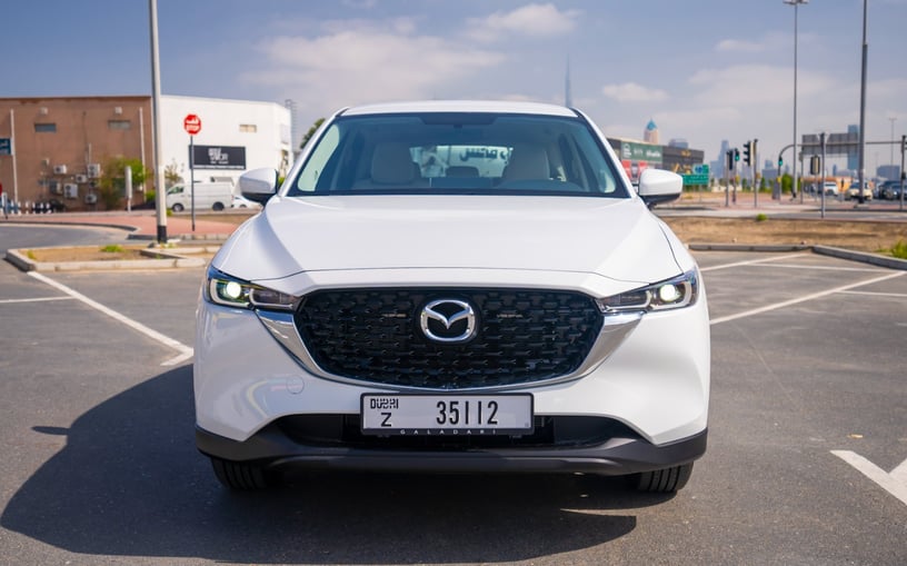 Mazda CX5 (Wit), 2024 te huur in Ras Al Khaimah