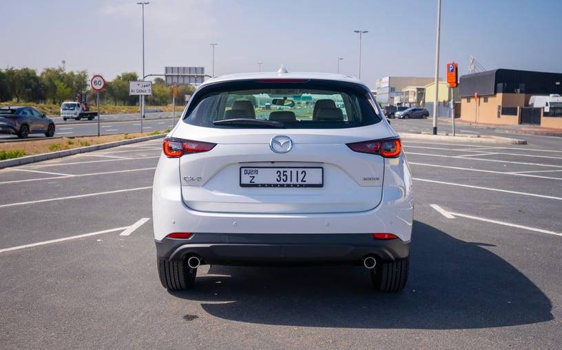 Mazda CX5 (Wit), 2024 te huur in Ras Al Khaimah