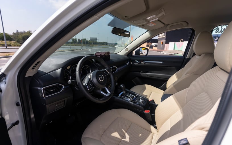 Mazda CX5 (Wit), 2024 te huur in Ras Al Khaimah