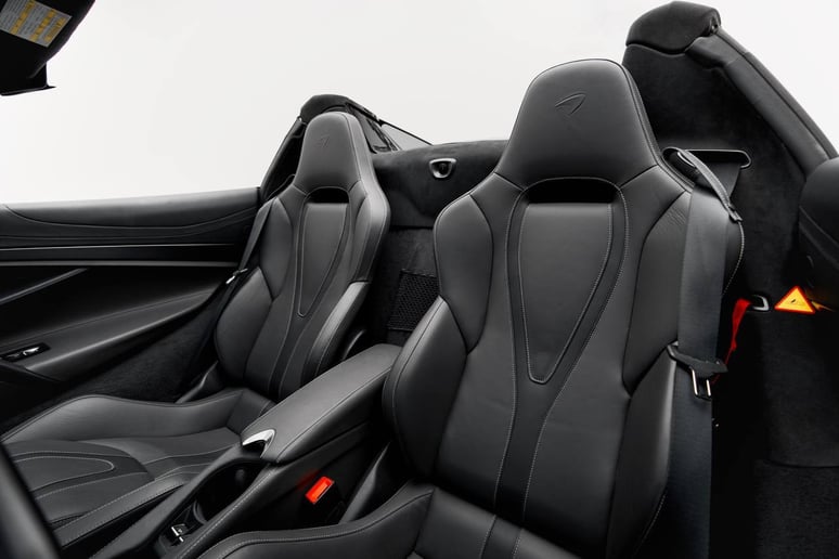 McLaren 720 S (Grise), 2022 &agrave; louer &agrave; Duba&iuml;