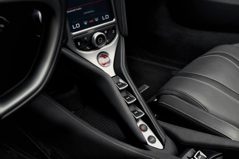 McLaren 720 S (Grise), 2022 &agrave; louer &agrave; Duba&iuml;