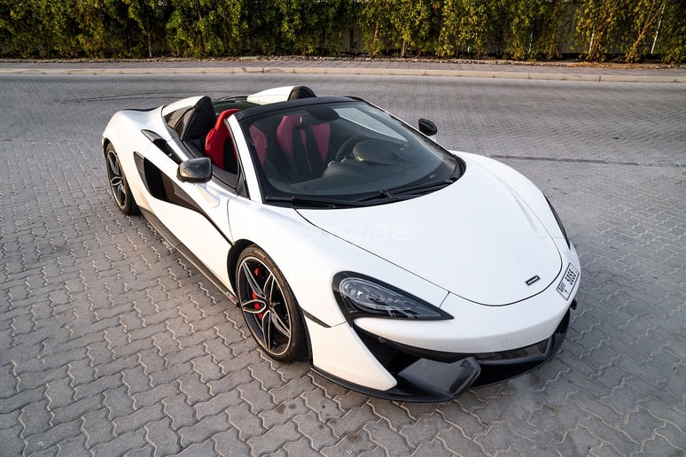 إيجار مكلارين 570S سبايدر (كابورليه) (أبيض), 2020 في دبي
