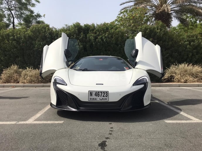إيجار مكلارين 650S سبايدر (أبيض), 2015 في دبي