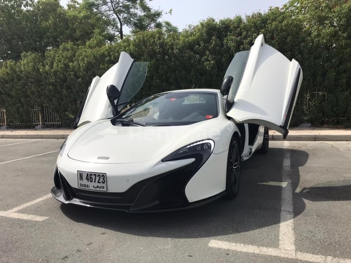 إيجار مكلارين 650S سبايدر (أبيض), 2015 في دبي