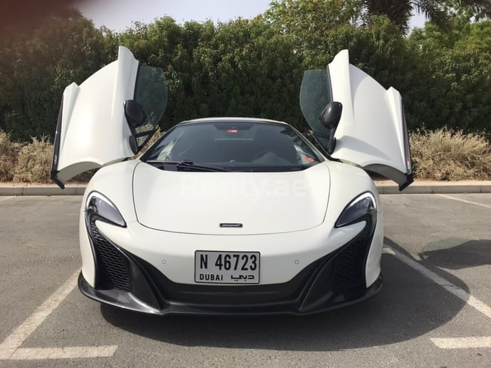 إيجار مكلارين 650S سبايدر (أبيض), 2015 في دبي