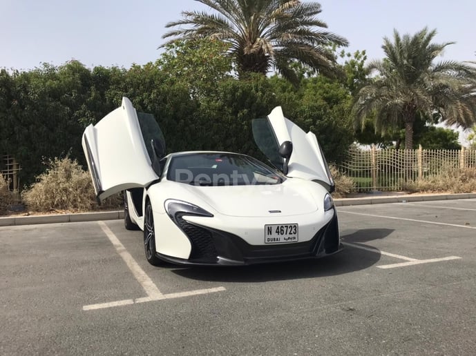 إيجار مكلارين 650S سبايدر (أبيض), 2015 في دبي