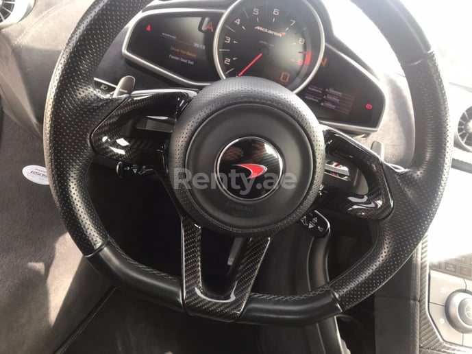 إيجار مكلارين 650S سبايدر (أبيض), 2015 في دبي