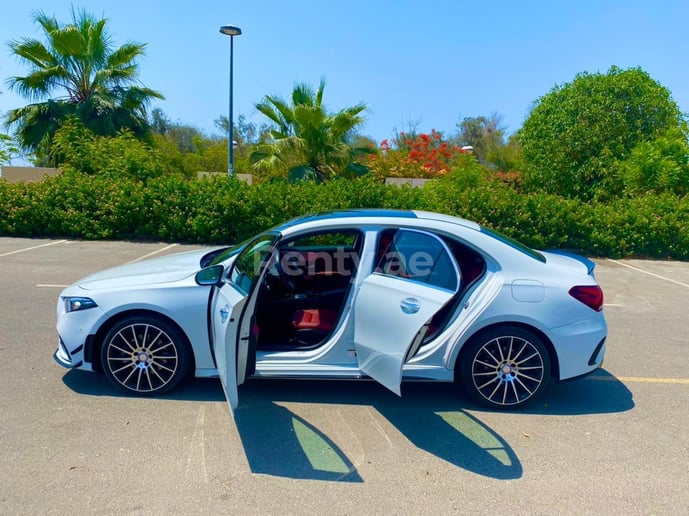 Mercedes A Class (Bianca), 2021 in affitto a Dubai