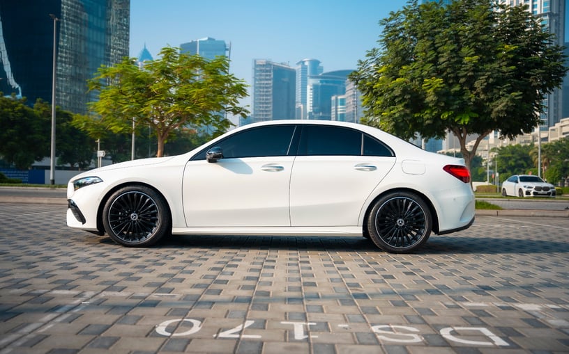 Mercedes A200 (Beyaz), 2025 - Res&uuml;'l-Hayme'deki leasing teklifleri
