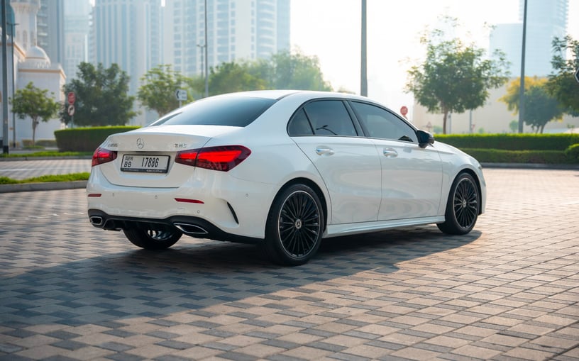 Mercedes A200 (Beyaz), 2025 - Res&uuml;'l-Hayme'deki leasing teklifleri