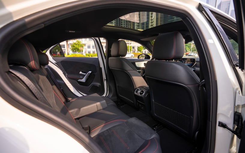 Mercedes A200 (Beyaz), 2025 - Res&uuml;'l-Hayme'deki leasing teklifleri