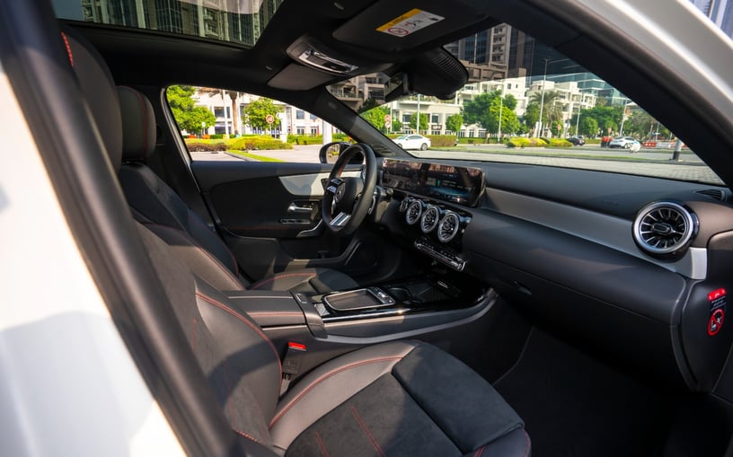 Mercedes A200 (Beyaz), 2025 - Res&uuml;'l-Hayme'deki leasing teklifleri