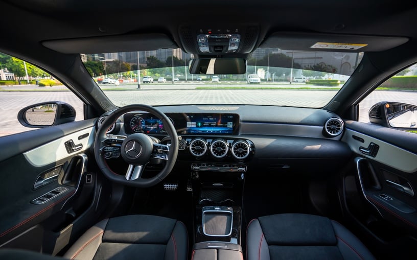 Mercedes A200 (Beyaz), 2025 - Res&uuml;'l-Hayme'deki leasing teklifleri