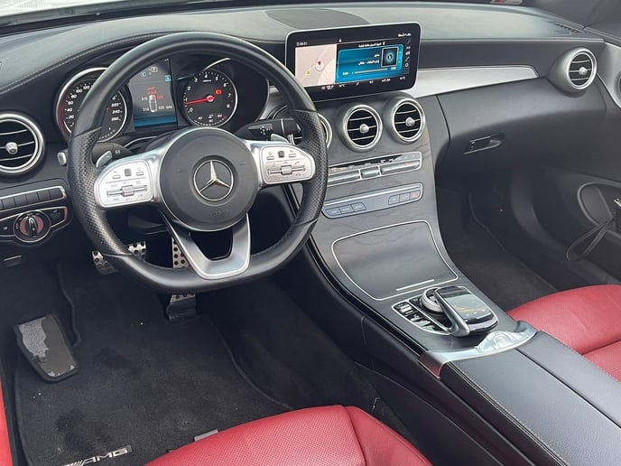 Mercedes Classe C (Blanc), 2019 &agrave; louer &agrave; Abu Dhabi