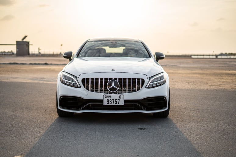 Dubai'de kiralık Mercedes C Serisi (Beyaz), 2019