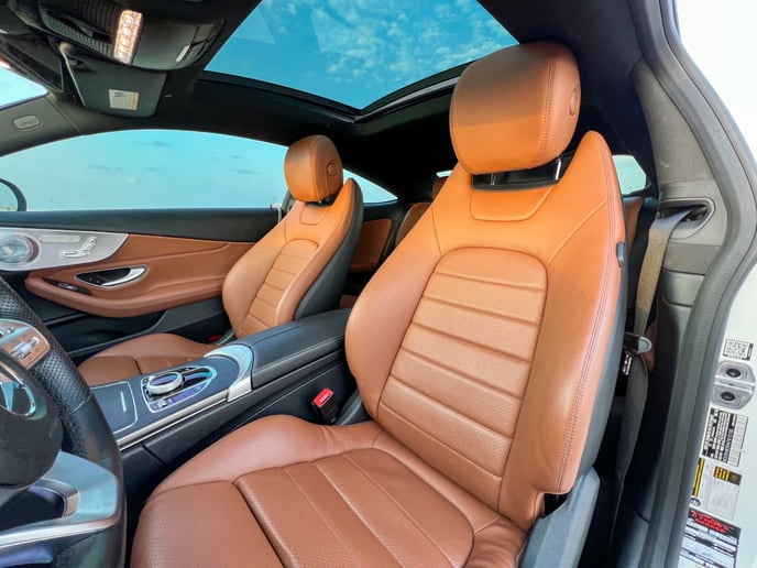 Dubai'de kiralık Mercedes C Serisi (Beyaz), 2019