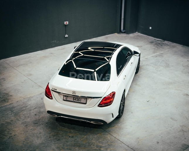 Mercedes C200 (Blanc), 2020 &agrave; louer &agrave; Abu Dhabi