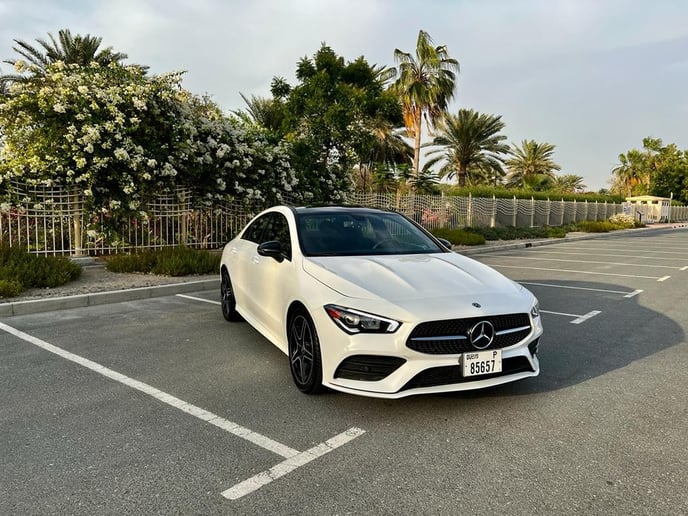Mercedes CLA 250 (Blanc), 2021 &agrave; louer &agrave; Sharjah
