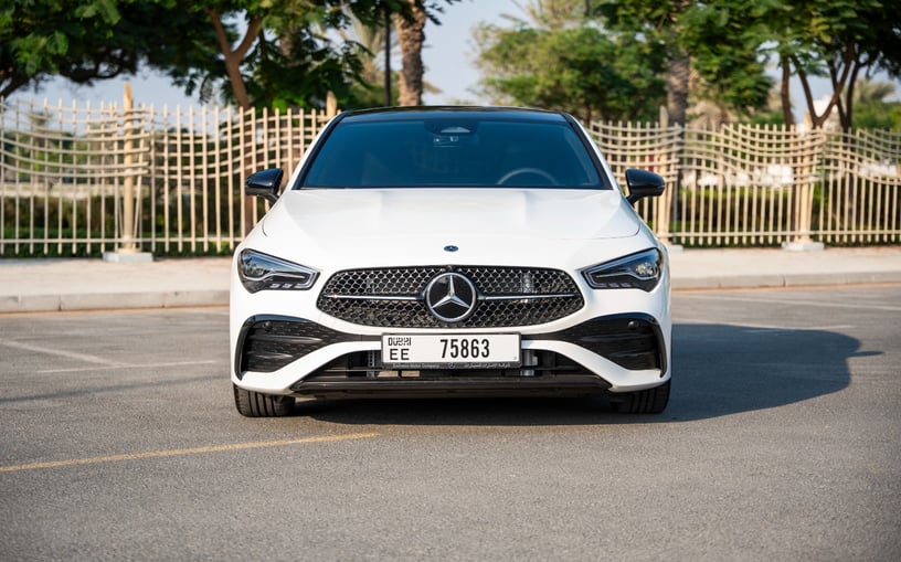 Mercedes CLA200 (Blanco), 2026 para alquiler en Abu Dhabi