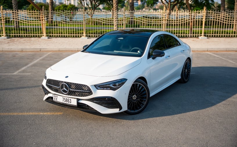Mercedes CLA200 (Blanco), 2026 para alquiler en Abu Dhabi