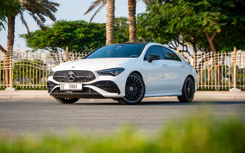 Mercedes CLA200 (Blanco), 2026 para alquiler en Abu Dhabi