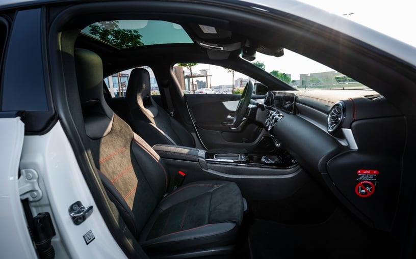 Mercedes CLA200 (Blanco), 2026 para alquiler en Abu Dhabi