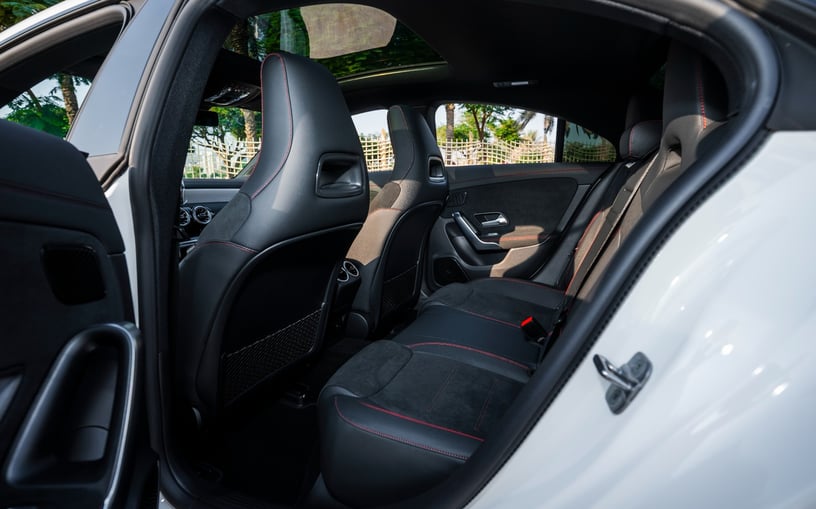 Mercedes CLA200 (Blanco), 2026 para alquiler en Abu Dhabi