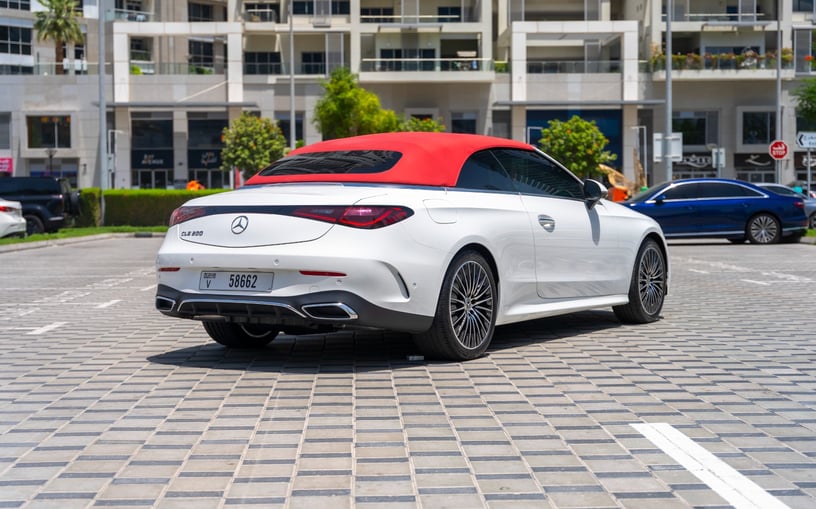 Mercedes CLE 200 AMG cabriolet/convertible (Blanc), 2025 &agrave; louer &agrave; Abu Dhabi
