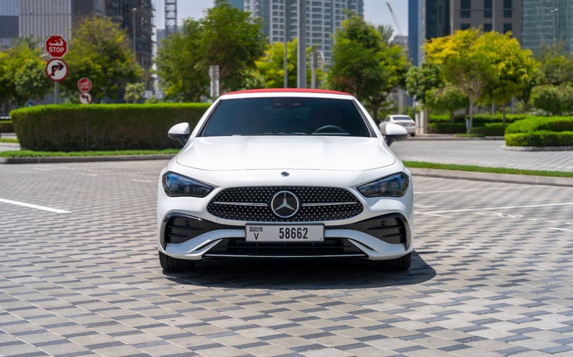 Mercedes CLE 200 AMG cabriolet/convertible (Blanc), 2025 &agrave; louer &agrave; Abu Dhabi