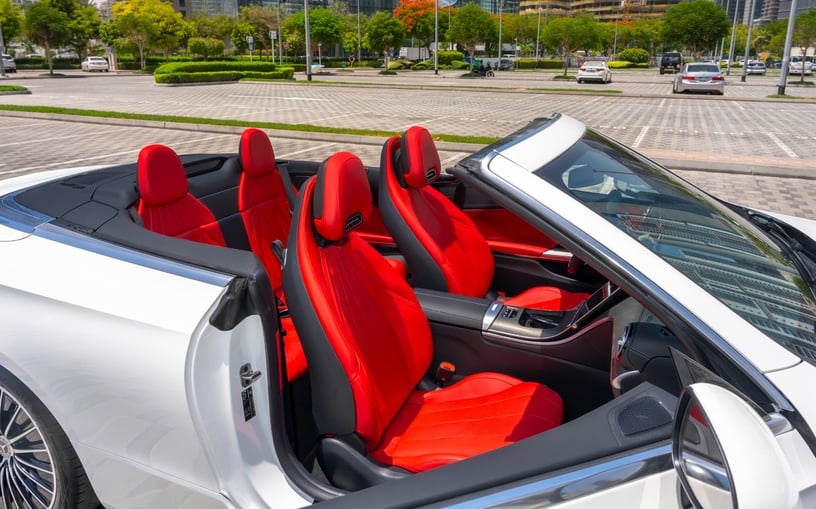 Mercedes CLE 200 AMG cabriolet/convertible (Blanc), 2025 &agrave; louer &agrave; Abu Dhabi