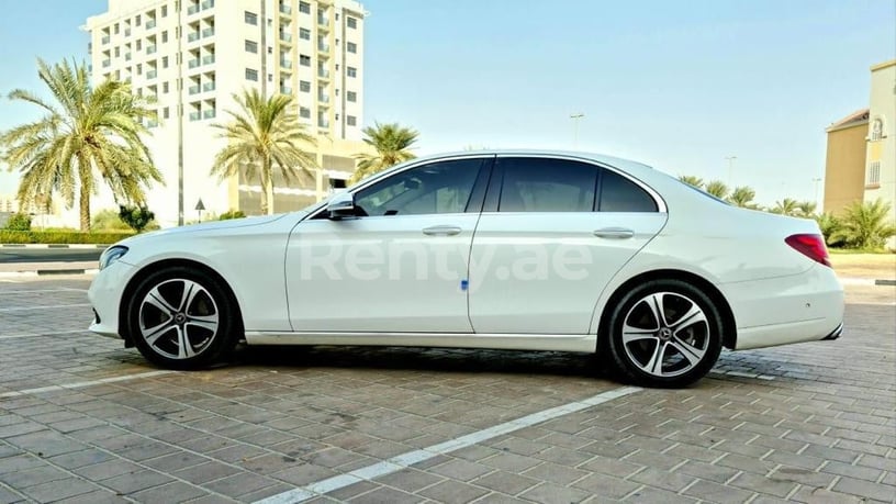 Mercedes E Klasse (Wit), 2019 te huur in Dubai