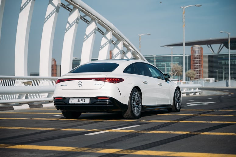 Mercedes EQS 53 AMG (Белый), 2023 для аренды в Шарджа