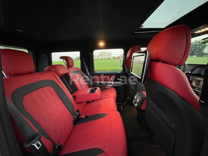 在迪拜 租 梅赛德斯 G63 Brand New (白色), 2022