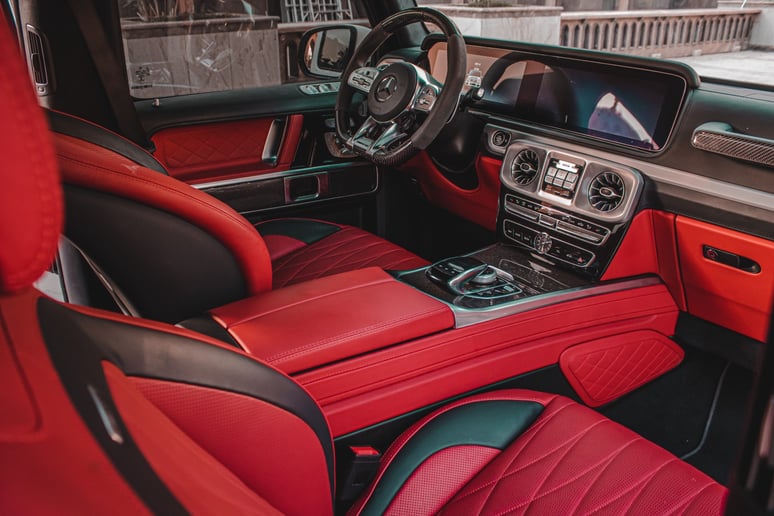 إيجار مرسيدس G63 AMG (أبيض), 2019 في أبو ظبي