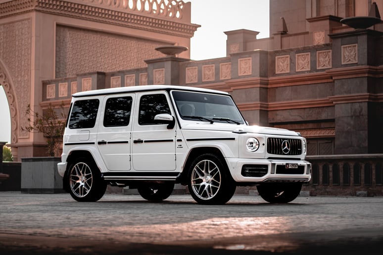 Mercedes G63 AMG (Wit), 2022 te huur in Abu Dhabi