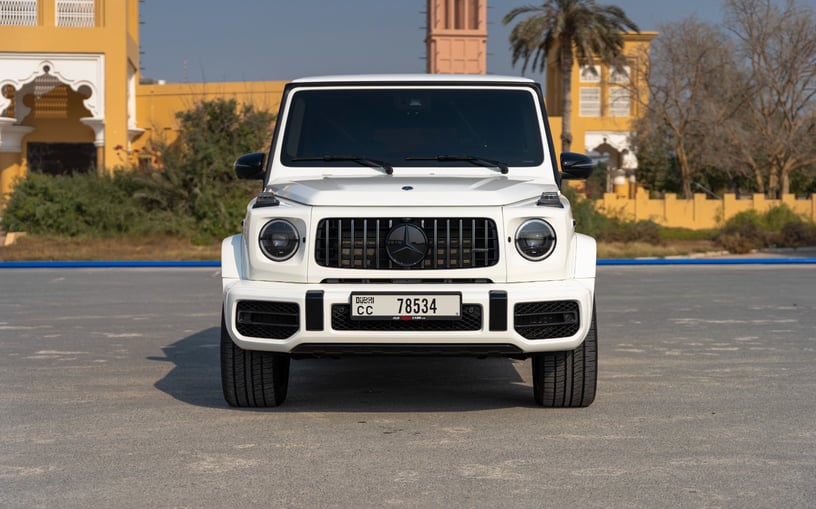 Mercedes G63 AMG (Wei&szlig;), 2022  zur Miete in Ras Al Khaimah