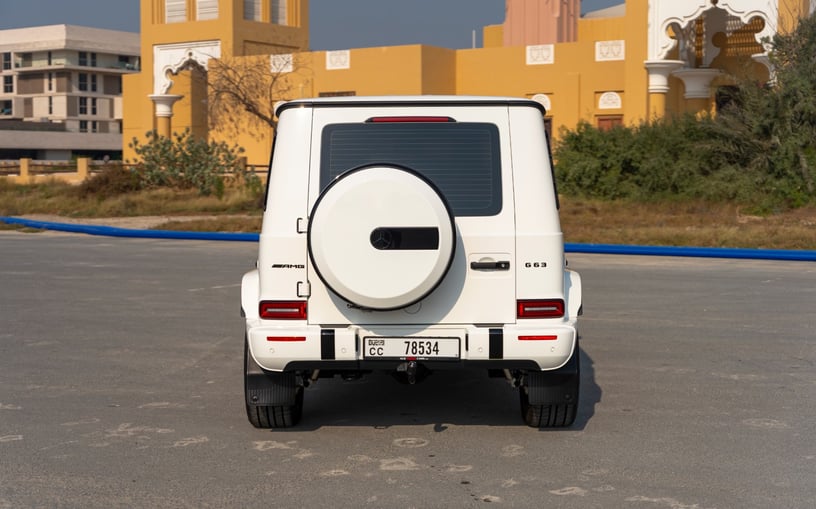 Mercedes G63 AMG (Wei&szlig;), 2022  zur Miete in Ras Al Khaimah